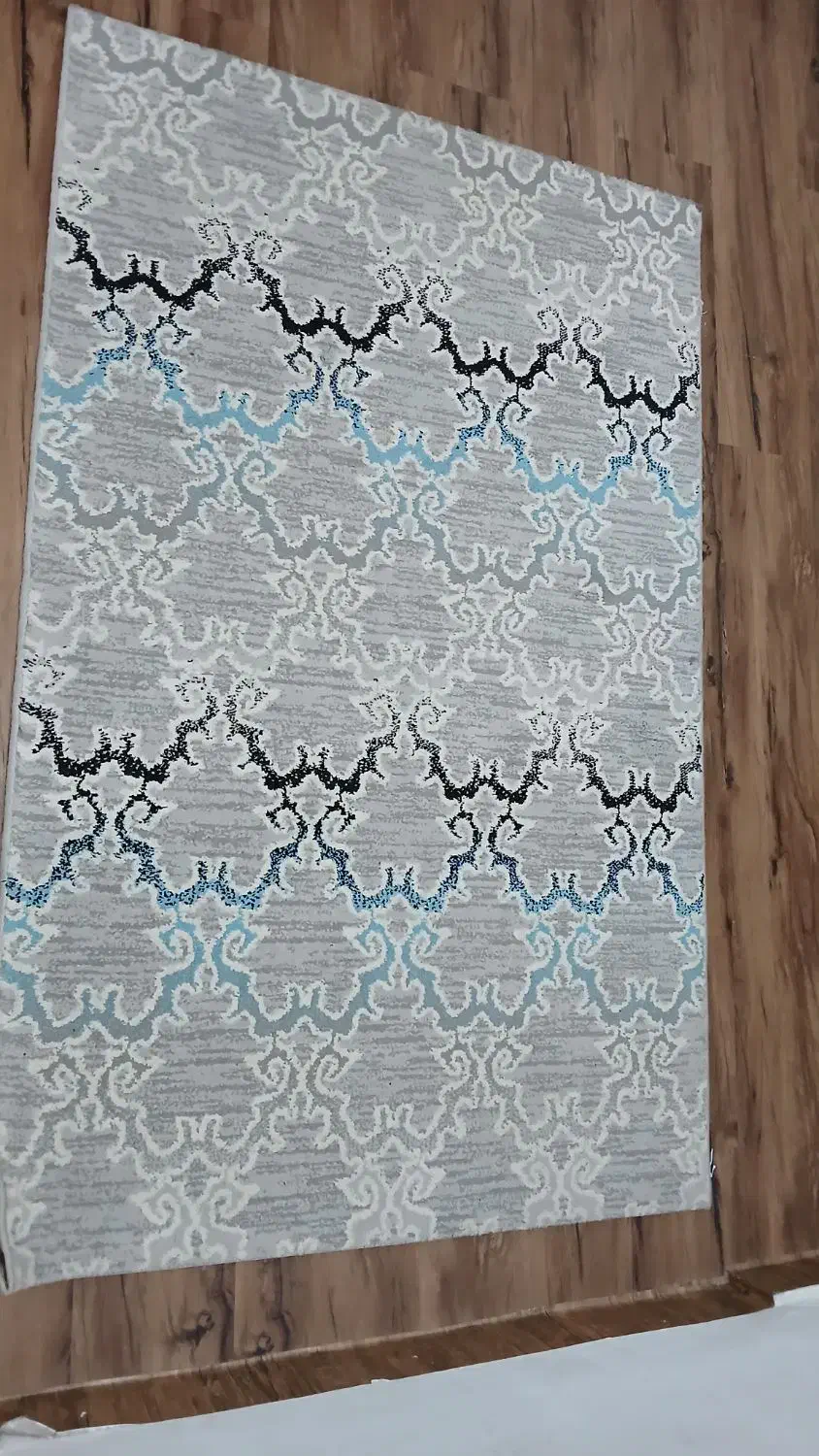 فرش ۶متری سالم و یه فرش کوچیک|فرش|صومعه‌سرا, |دیوار