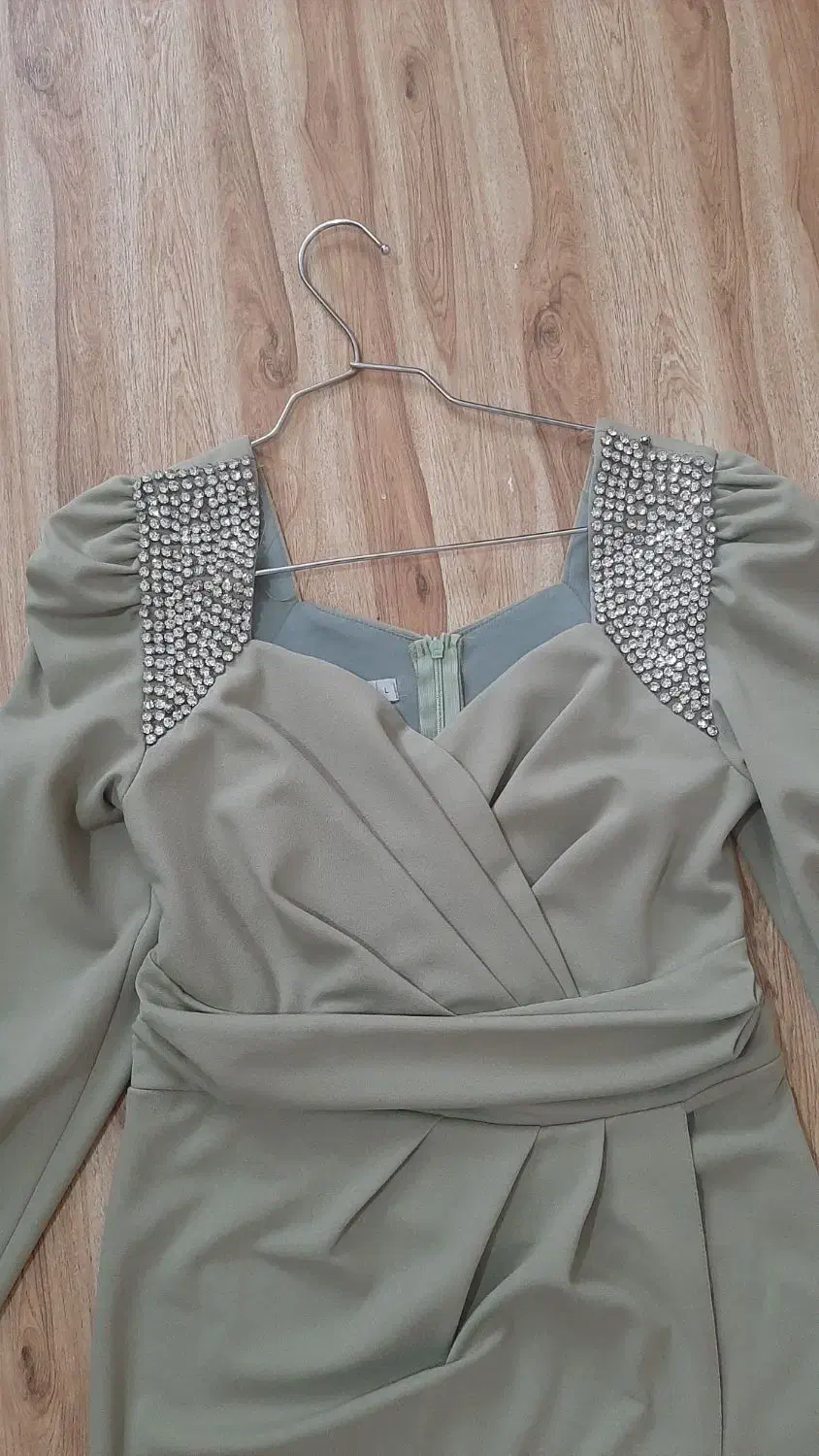 لباس مجلسی|لباس|بومهن, |دیوار