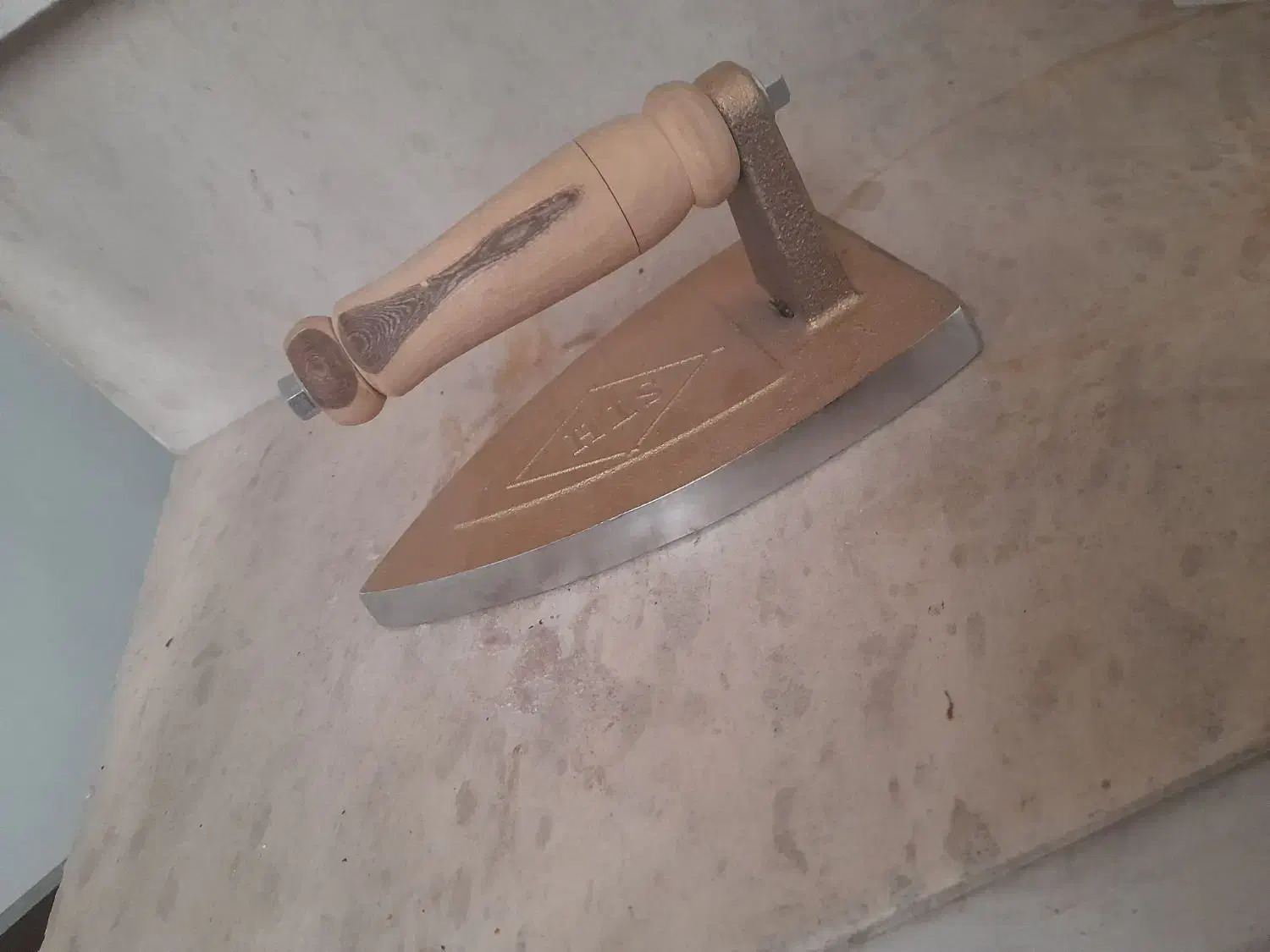 اتو سرد ا|اتو و لوازم اتو|خوی, |دیوار