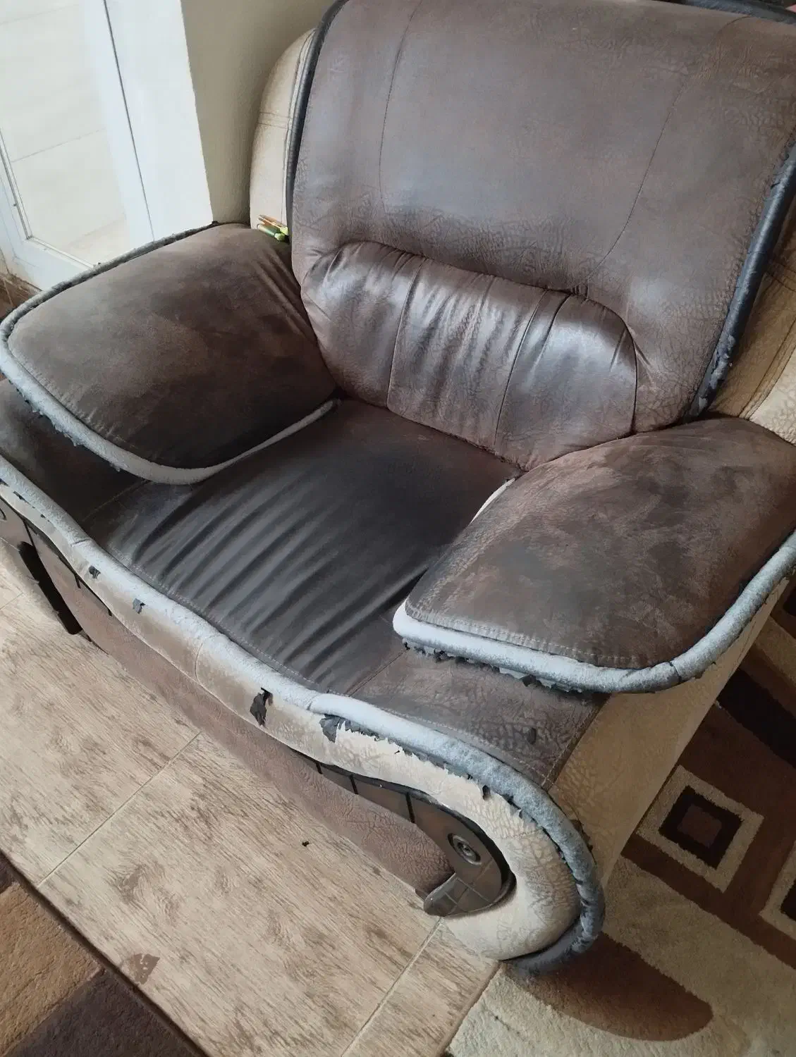 مبل راحتی ۷ نفره|مبلمان خانگی و میز عسلی|شاهین‌شهر, نظامی|دیوار