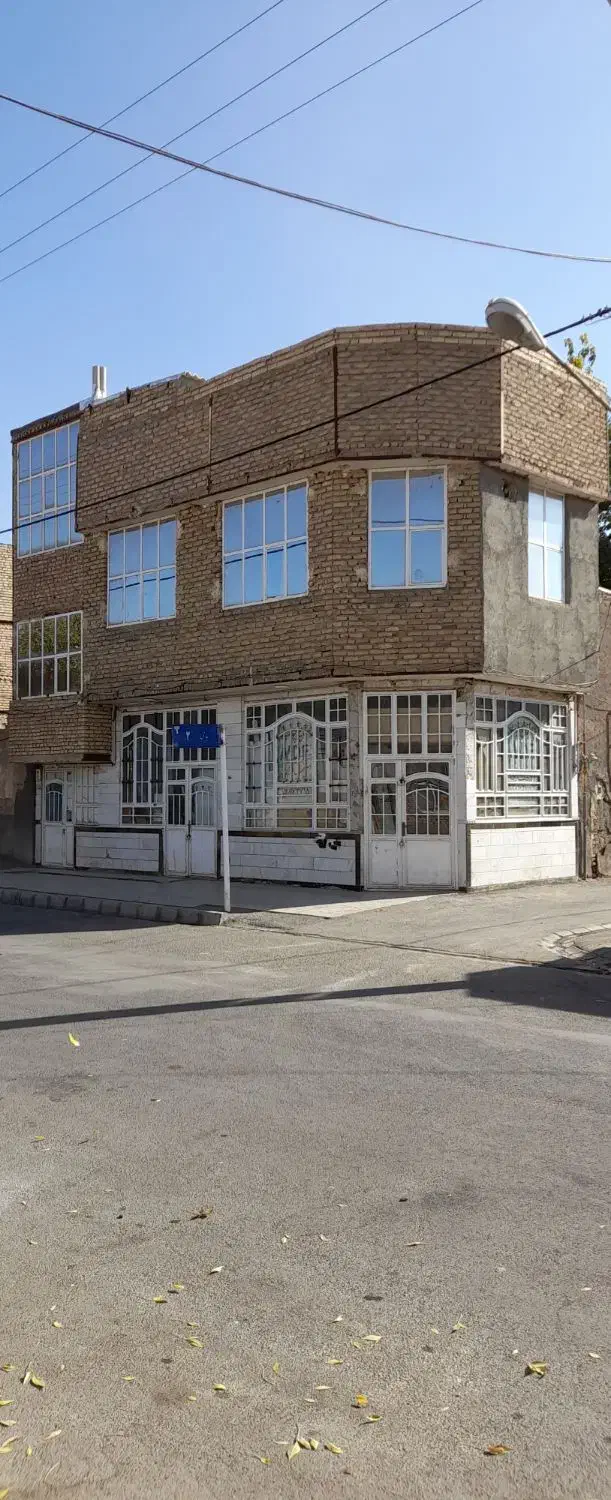 فروش یک دستگاه خانه دوطبقه سند ۶دانگ تجاری فریمان|فروش خانه و ویلا|فریمان, |دیوار