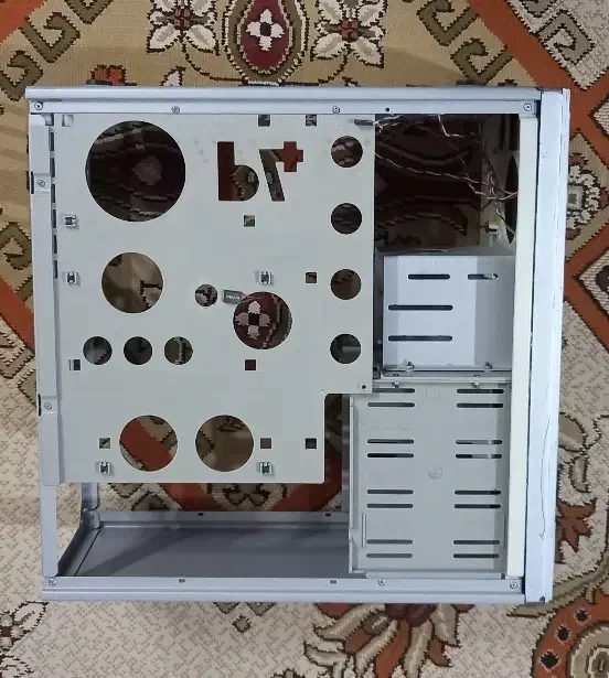 پوسته کیس|قطعات و لوازم جانبی رایانه|برخوار, |دیوار