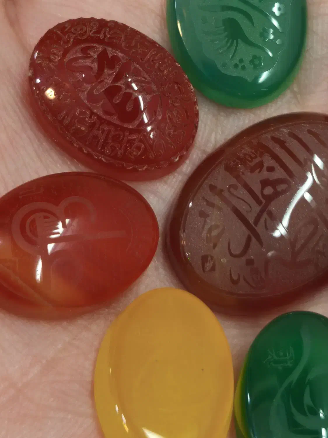 عقیق‌های خطی با حکاکی زیبا|جواهرات|قم, ارم|دیوار