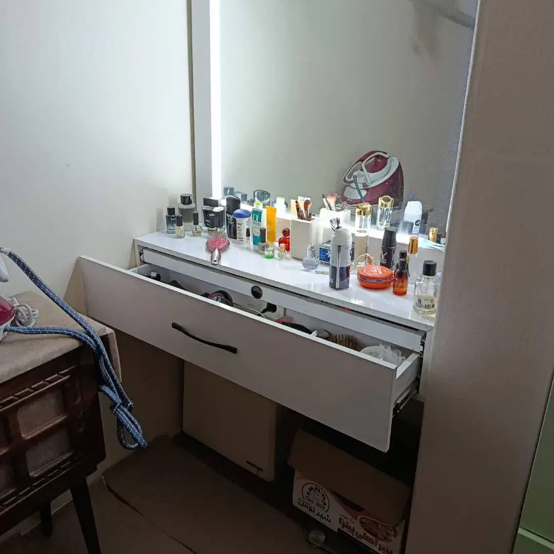 میز دراور آینه و کشو مخفی چراغ دار.جهت عروس|مبلمان خانگی و میز عسلی|مشهد, بهشت|دیوار