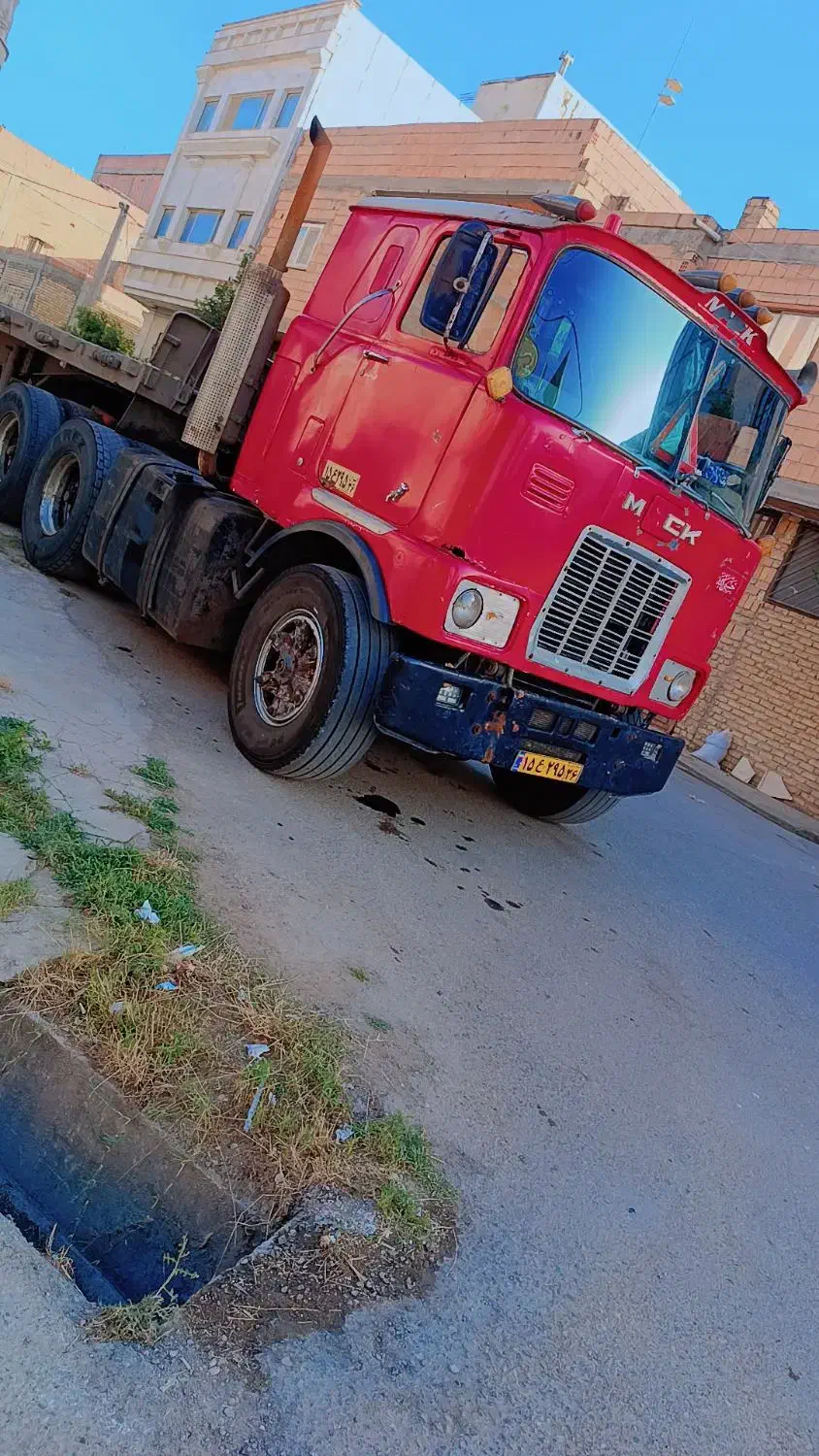 ماک بی دماغ همه را با کفی|خودرو سنگین|گالیکش, |دیوار