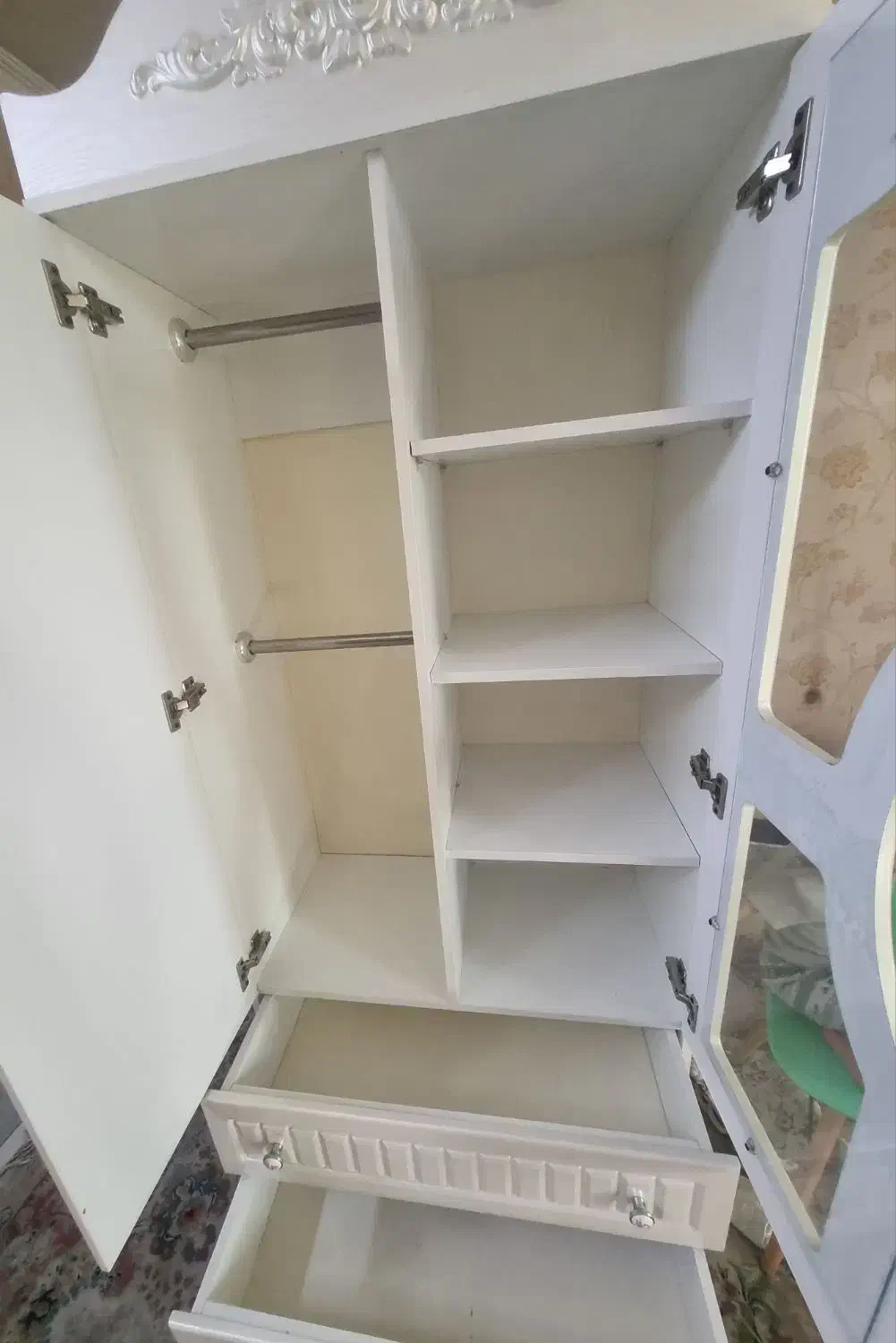 تخت و کمد ویترین دار نو نو سیسمونی(فوری)|تخت و صندلی بچه|تهران, بهداشت|دیوار