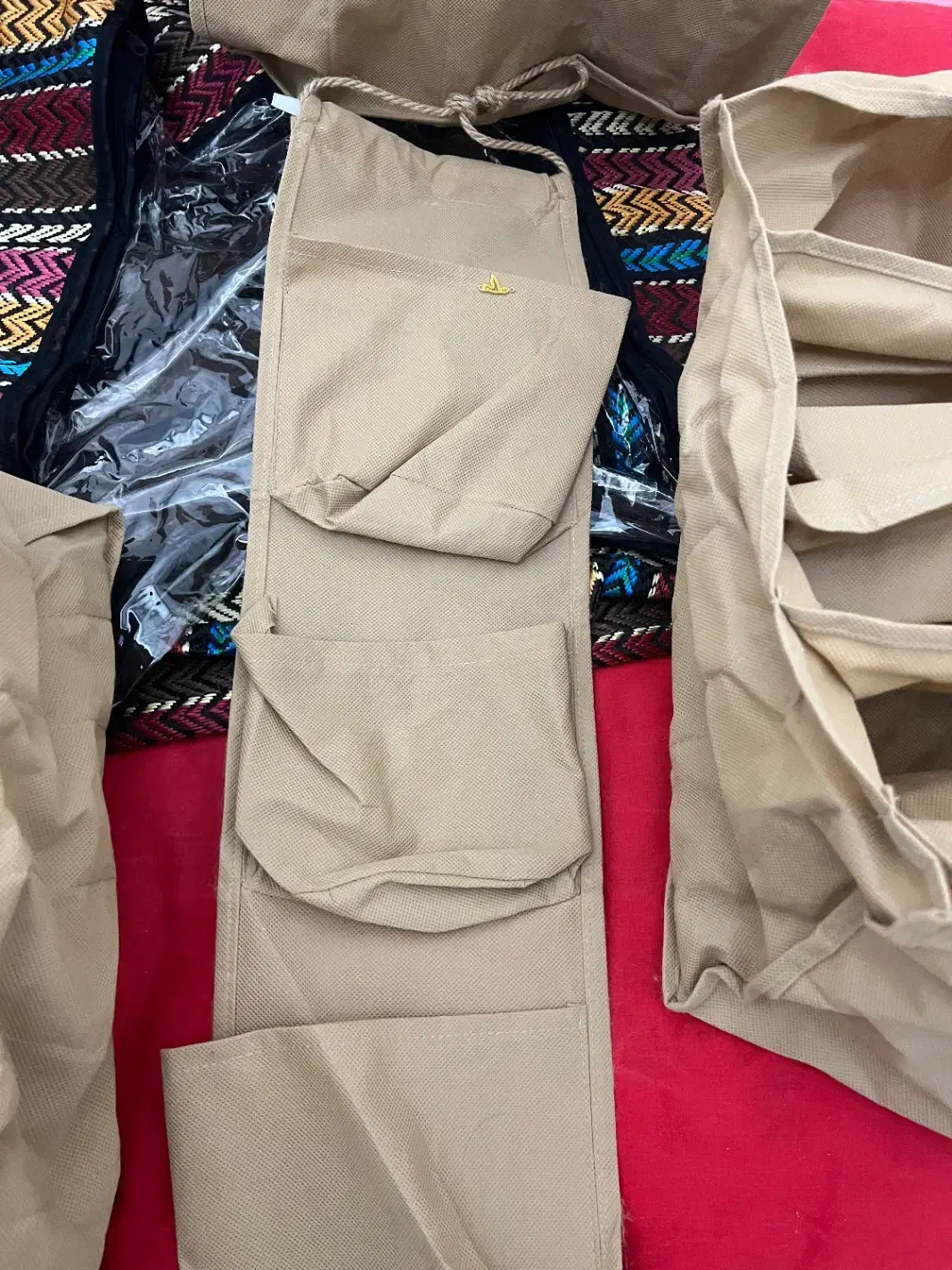 نظم دهنده لباس|بندرخت و رخت‌آویز|قم, شهرک قدس|دیوار