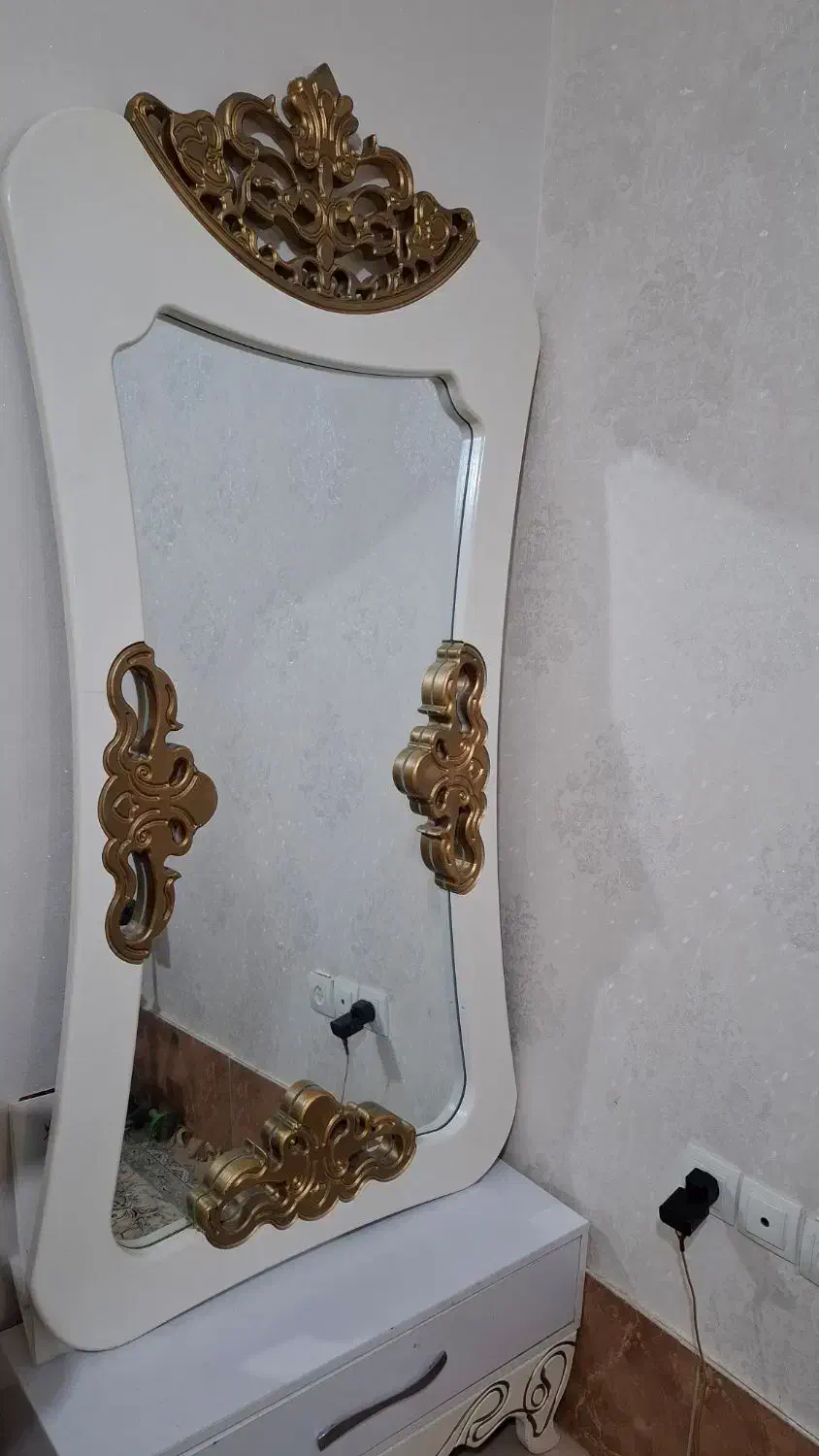 آینه قدی و کنسول|بوفه، ویترین، کنسول|بروجرد, |دیوار