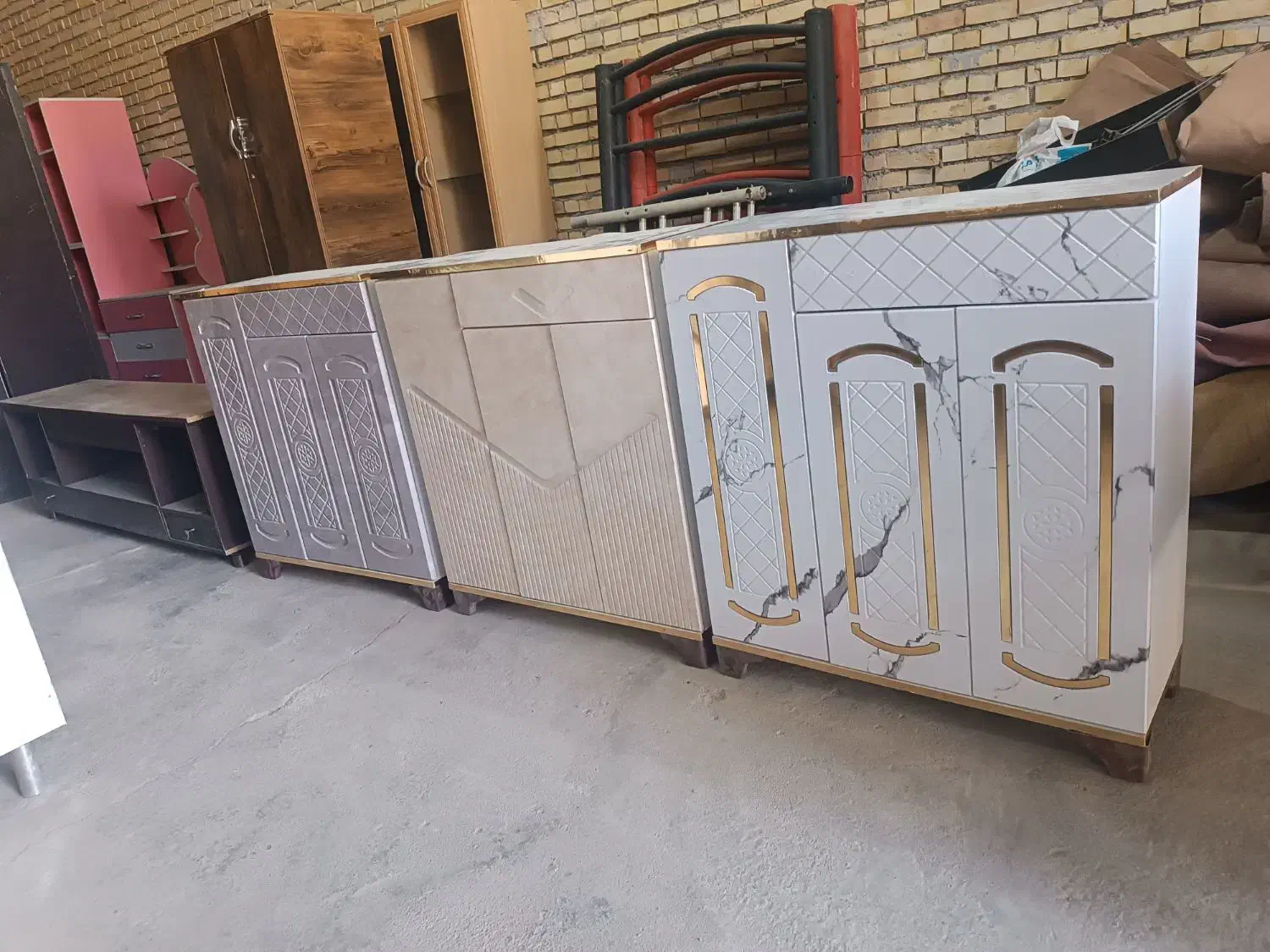 فروش چند عدد کمد دست دوم در حد نو|مبلمان خانگی و میز عسلی|بهبهان, |دیوار