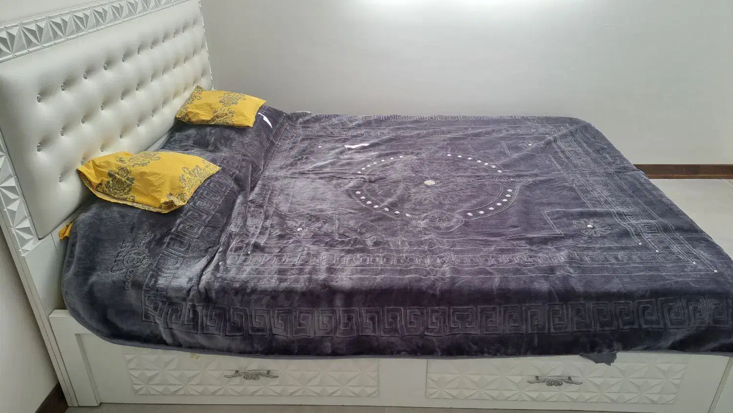 سرویس تخت خواب دونفره همراه دراور|تخت و سرویس خواب|شاهین‌شهر, اقبال لاهوری|دیوار