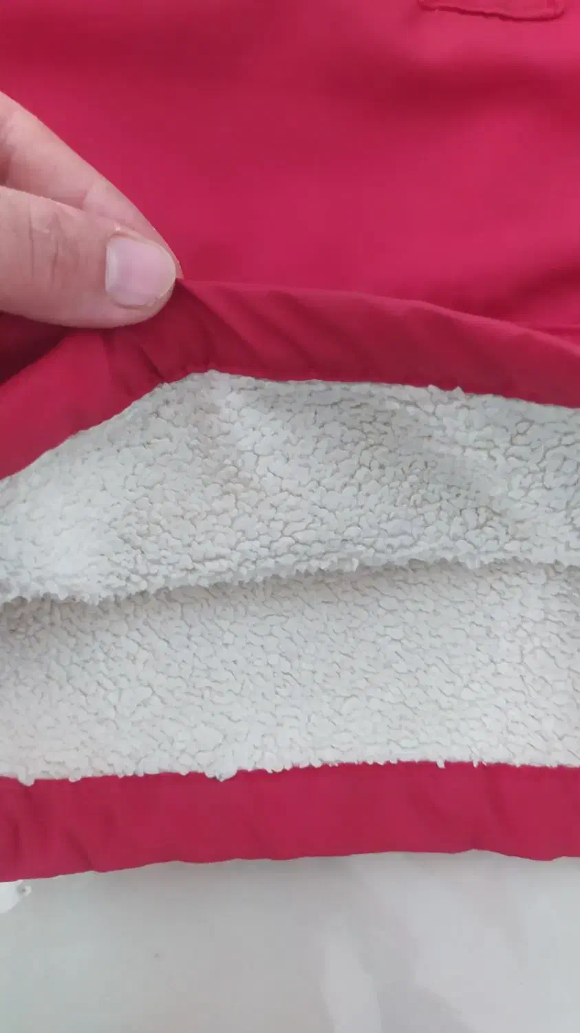 کاپشن|کفش و لباس بچه|قم, وادی السلام|دیوار