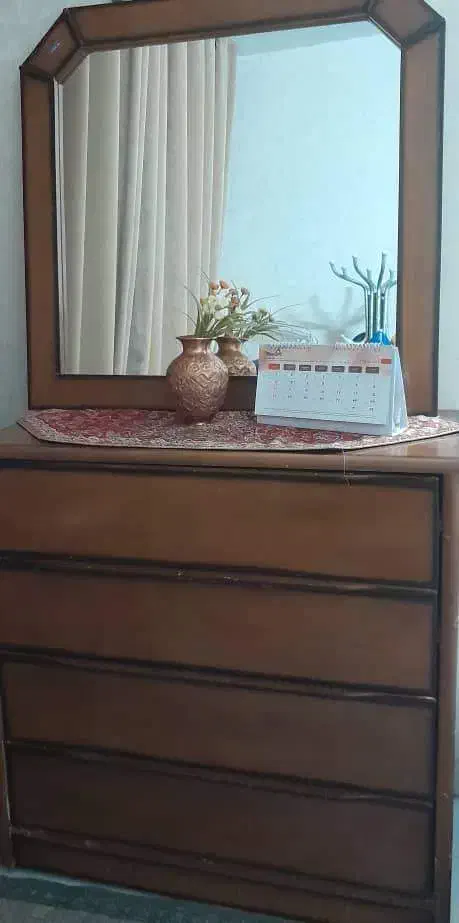 تختخواب و میز توالت|تخت و سرویس خواب|اصفهان, جلالیه|دیوار