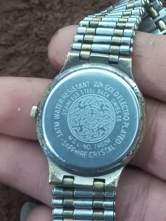 ساعت آنتیک آرچی عقربه ها و داخل صفحه طلا|ساعت|فردیس, شهرک اسکویی|دیوار