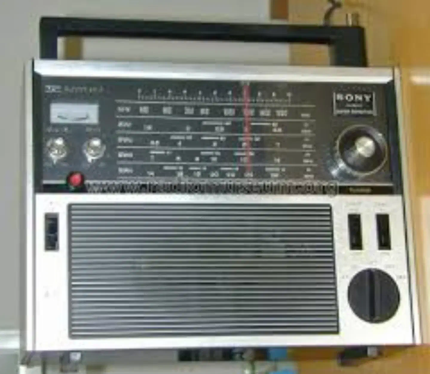 رادیو سونی|کلکسیون اشیاء عتیقه|بیرجند, |دیوار