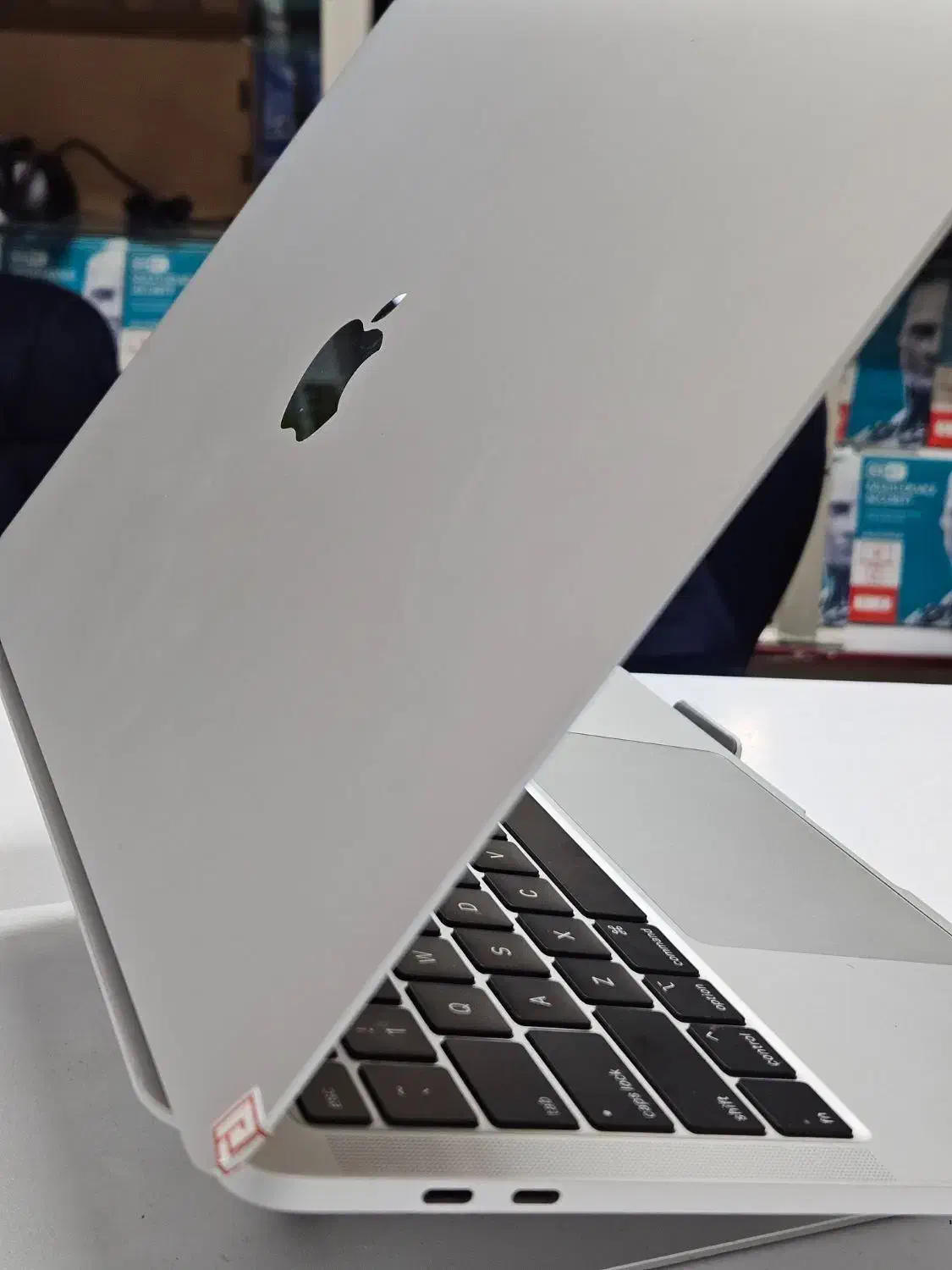 Apple MacBook Pro 2020 A2289 14 نقدواقساط|رایانه همراه|تهران, فلسطین (میدان انقلاب)|دیوار