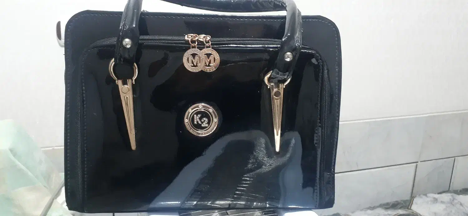 کیف|کیف، کفش، کمربند|لنجان, |دیوار