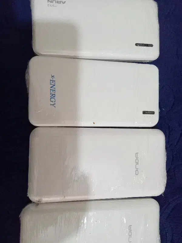 پاوربانک ۱۰۰۰۰ و۲۰۰۰۰|لوازم جانبی موبایل و تبلت|همدان, |دیوار