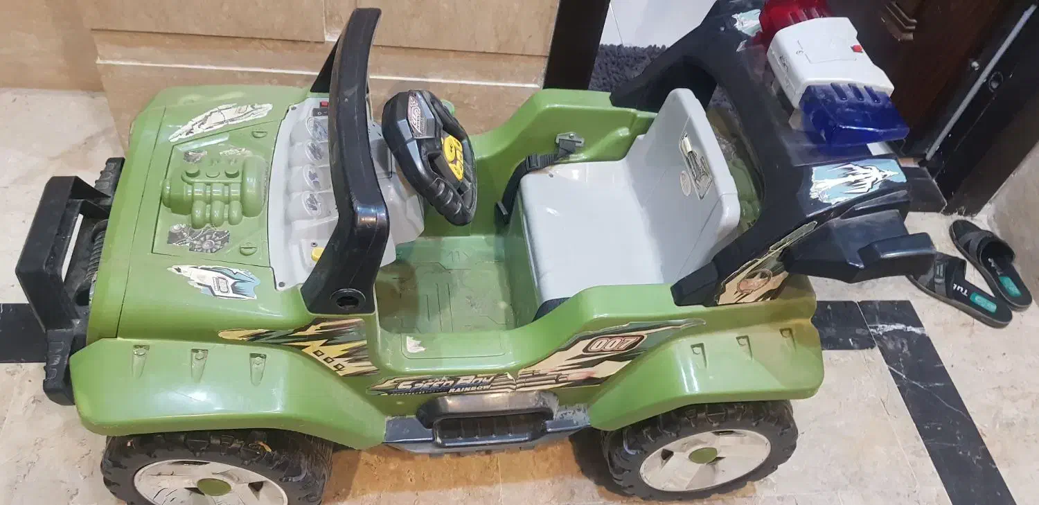 جیپ پلیسی|اسباببازی بچه|فردیس, منظریه|دیوار