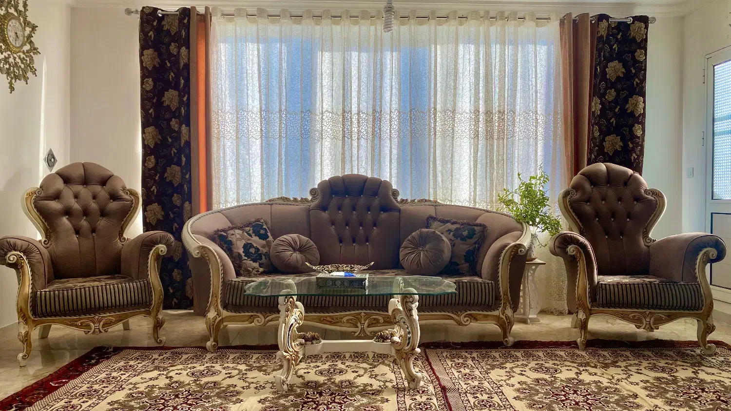 (فروش فوری )مبل کلاسیک ۸نفره با ناهارخوری ۶ نفره|مبلمان خانگی و میز عسلی|مراغه, |دیوار