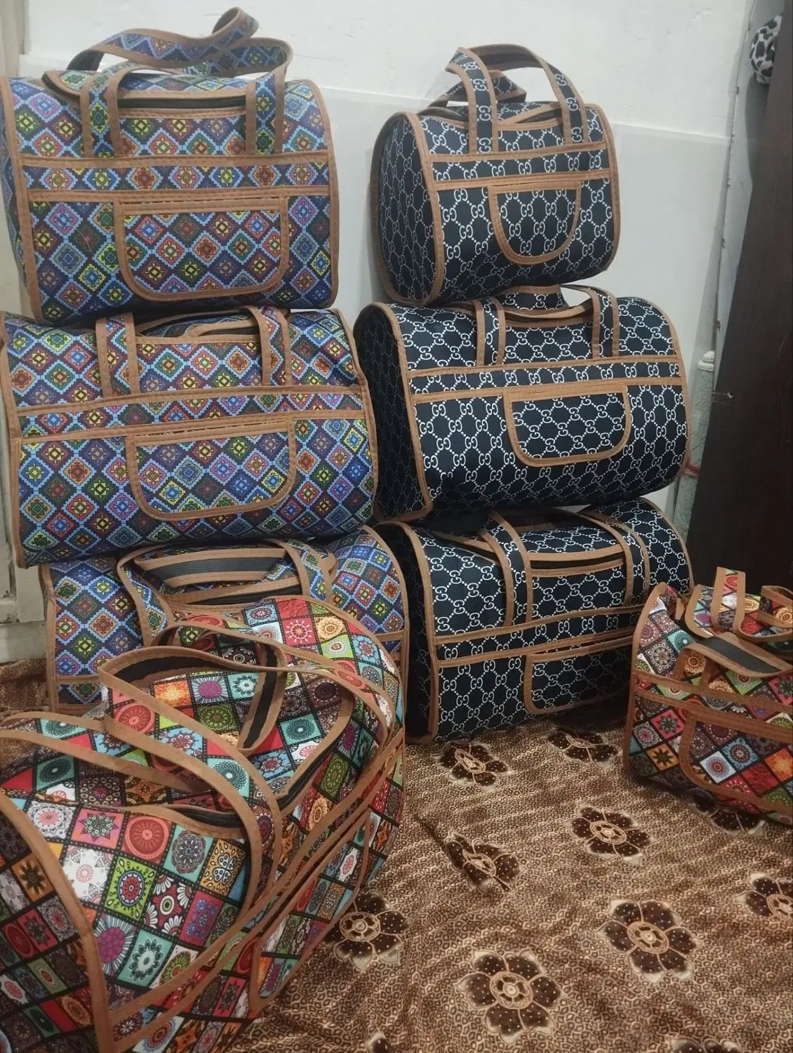کیف|کیف، کفش، کمربند|آبپخش, |دیوار