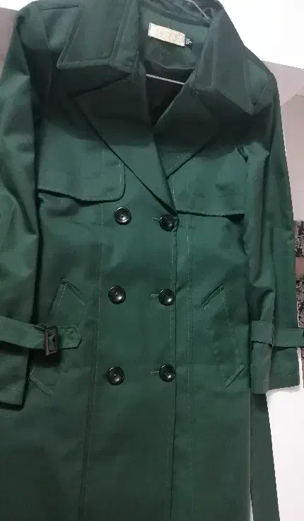 بارانی سبز پولداری رنگی بسیار زیبا و جذاب|لباس|مشهد, هنرور|دیوار