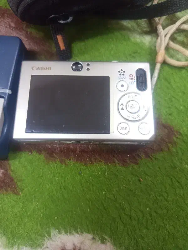 دربین عکاسی با دوتا رم دو گیگ و ۵۱۲ با کیف و شارژ|دوربین عکاسی و فیلمبرداری|کیش, |دیوار