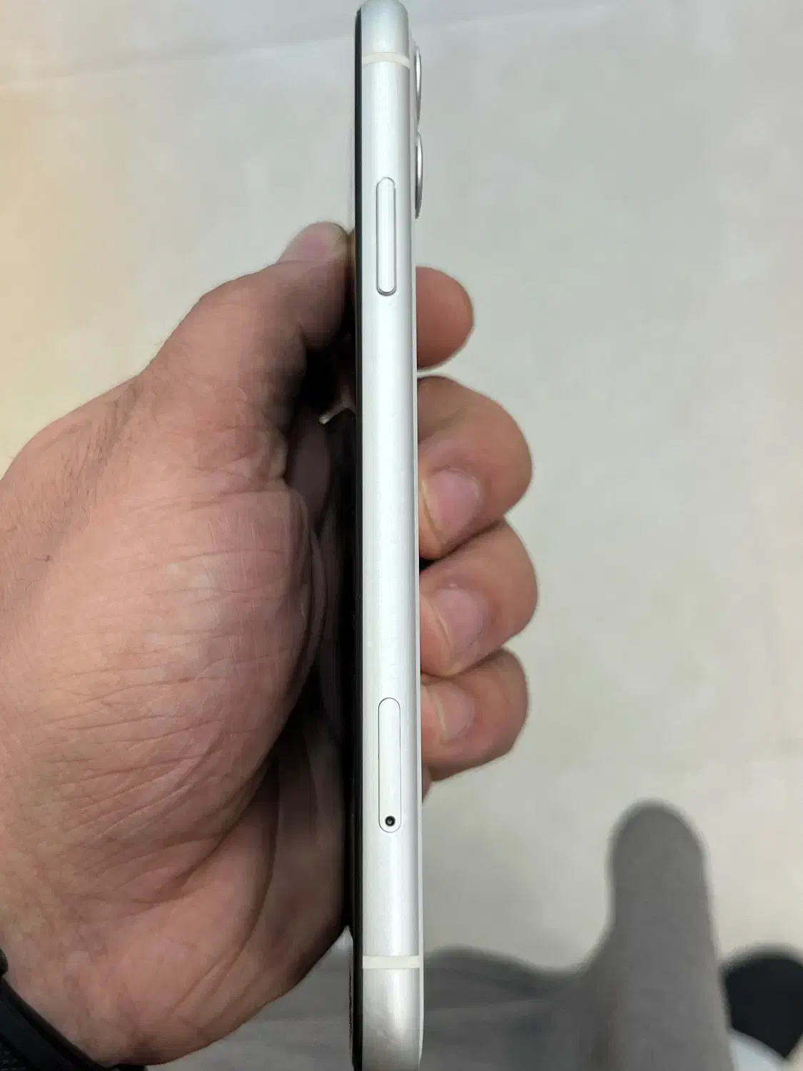 ایفون ۱۱ سفید ۱۲۸ch|موبایل|بابل, |دیوار