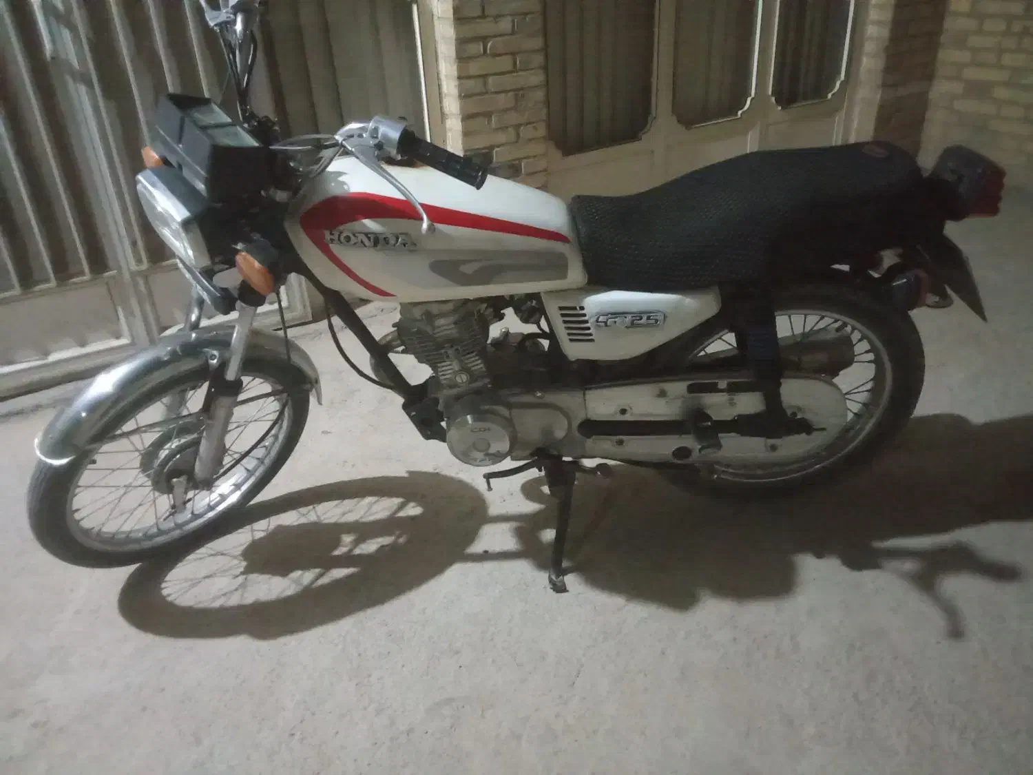 هوندا معاوضه با بی کلاج تمیز|موتورسیکلت|یزد, |دیوار