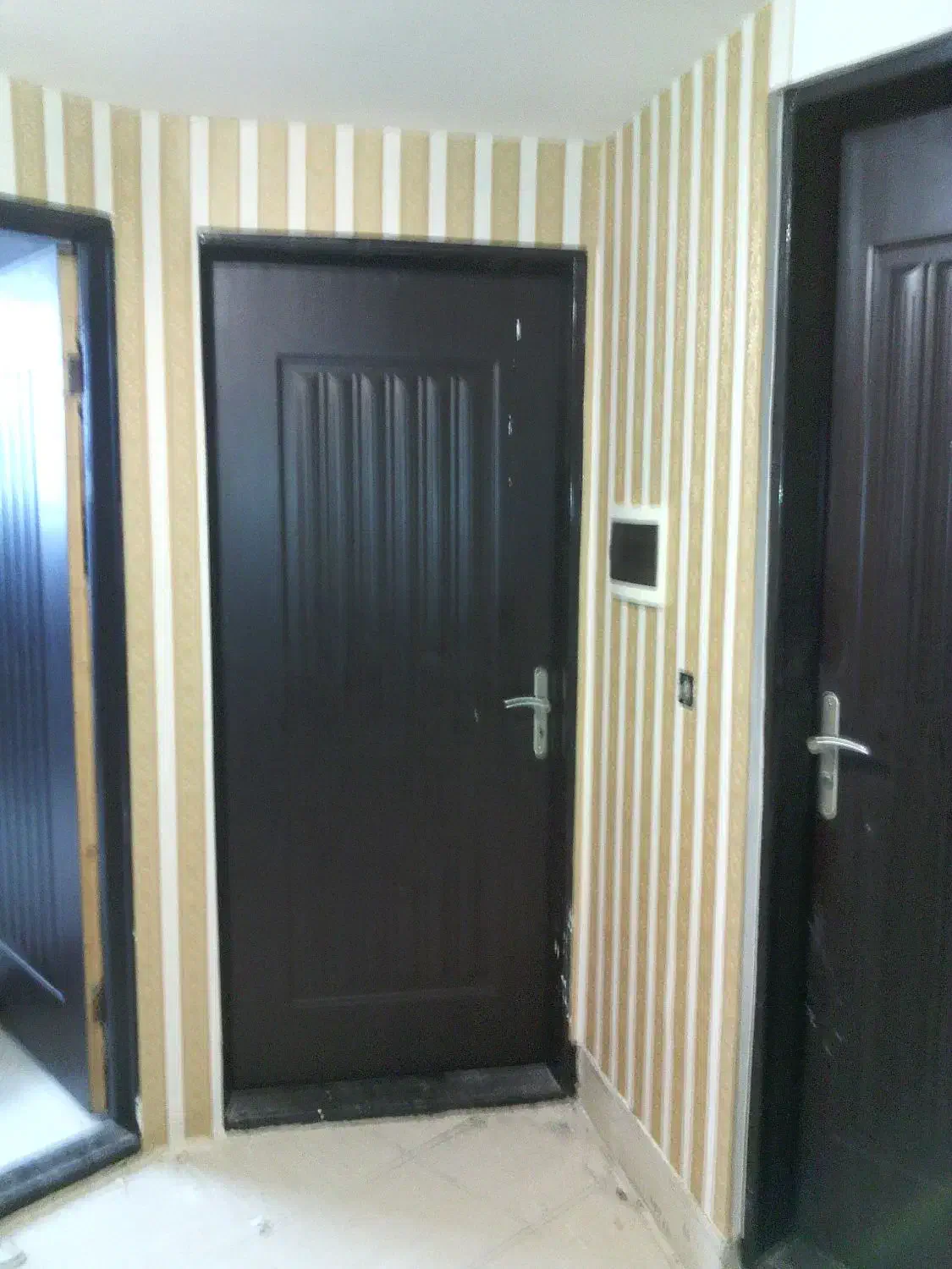 نصب وترمیم کاغذ دیواری|خدمات پیشه و مهارت|بیرجند, |دیوار