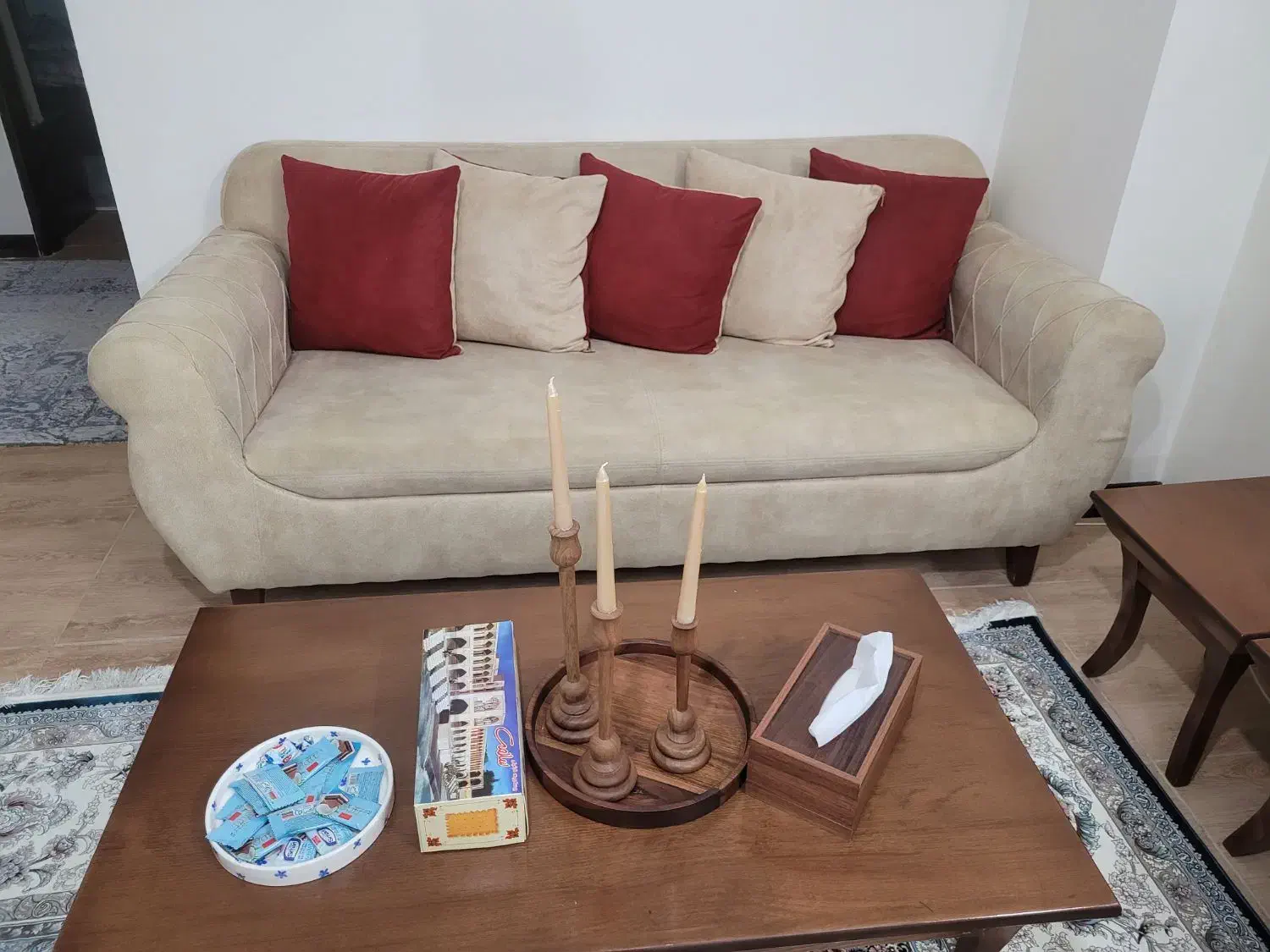مبل|مبلمان خانگی و میز عسلی|اسلام‌شهر, باغ فیض|دیوار