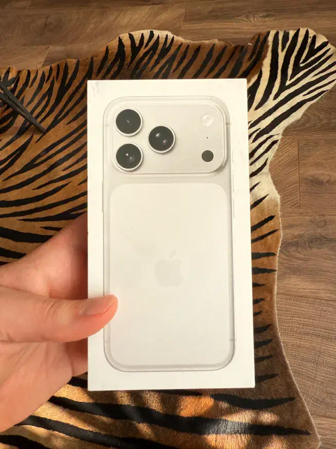 iphone pro17 256رجیستر شده پلمپ نقره ای|موبایل|تهران, سهروردی|دیوار