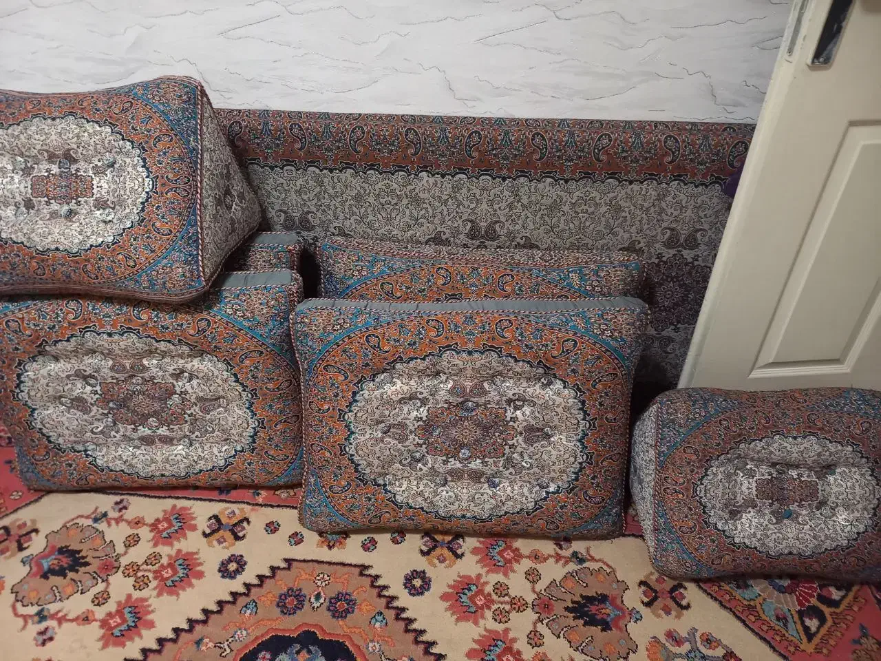 فروشی|فرش|سمنان, |دیوار