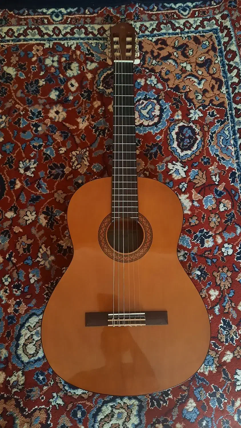 گیتار یاماها c40|گیتار، بیس، امپلیفایر|قروه, |دیوار