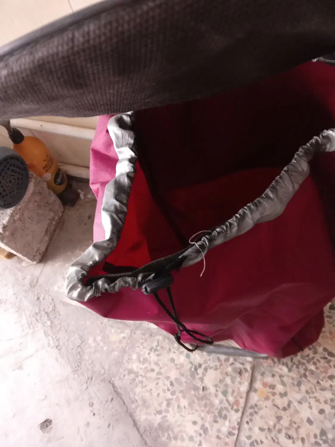 چرخ خرید|کیف، کفش، کمربند|رشت, گلزاران|دیوار