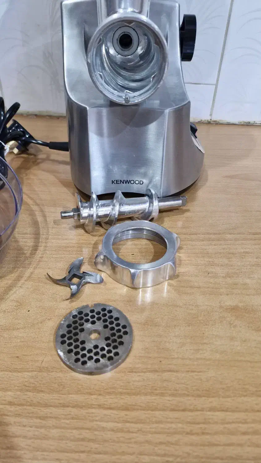 چرخ گوشت کنوود.۱۶۰۰وات|سایر لوازم برقی|فولادشهر, C4|دیوار