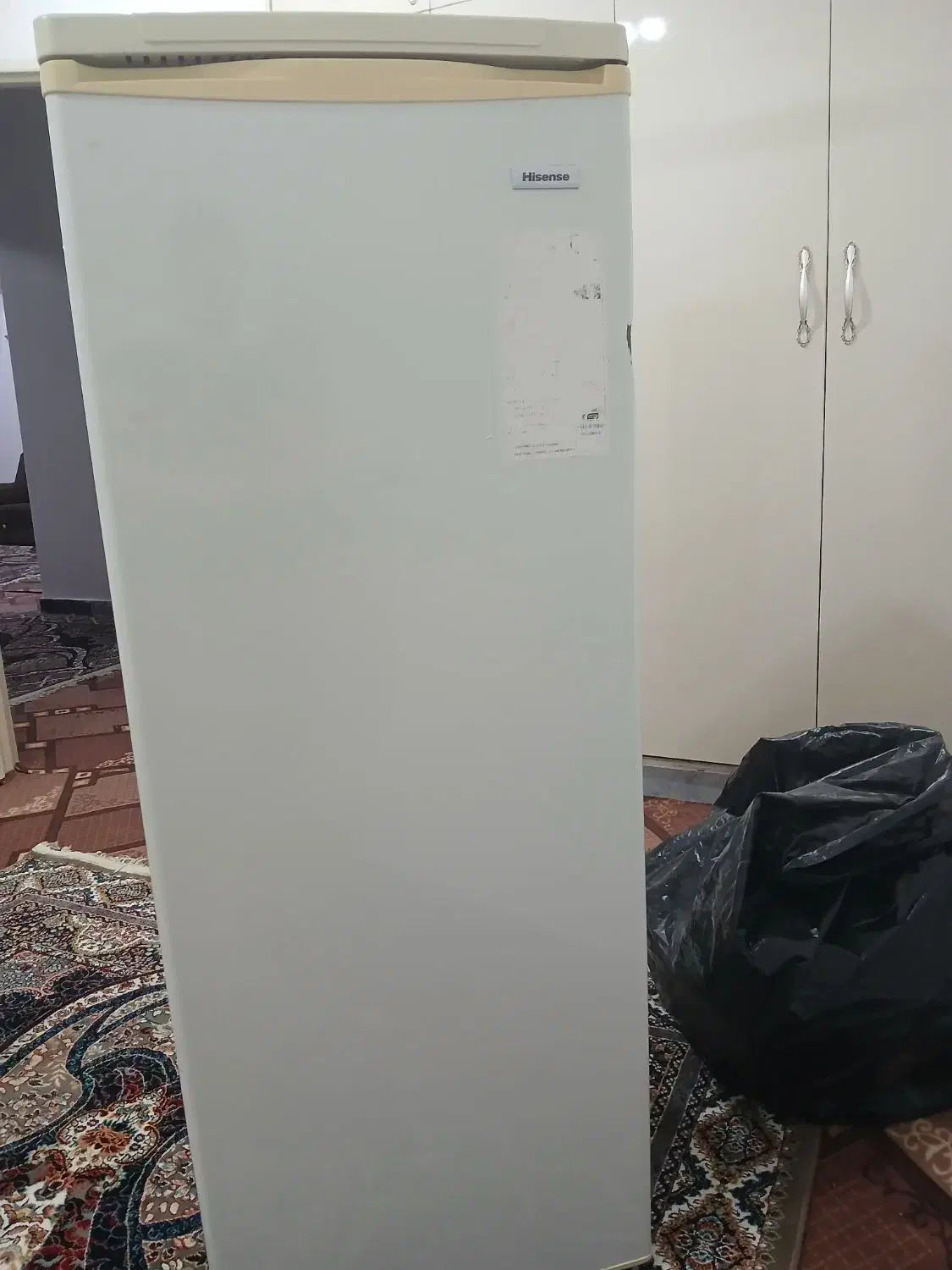 قالیچه کناره سالم ویخچال هایسنس|فرش|دزفول, |دیوار