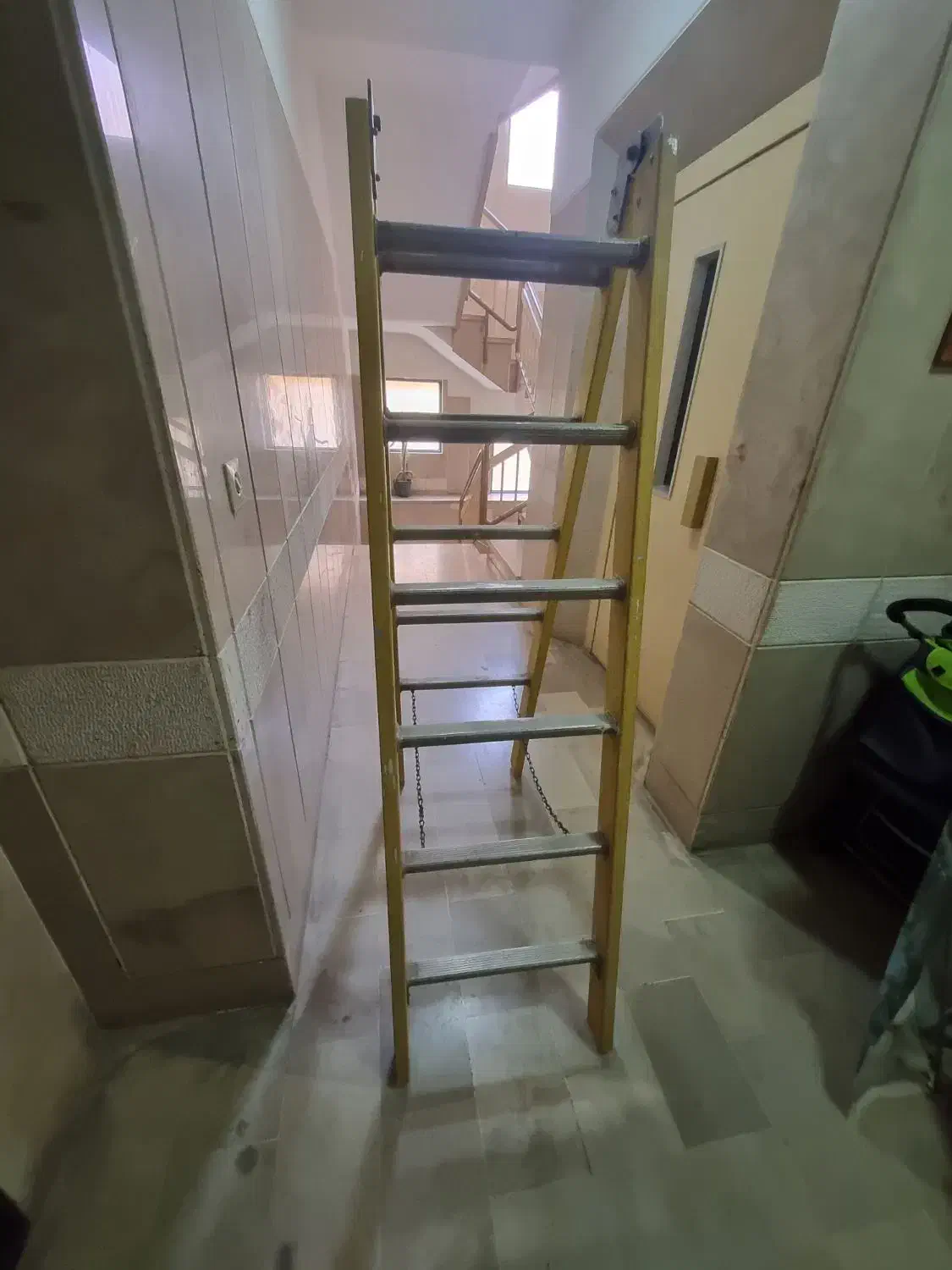 نردبان|ابزارآلات|اصفهان, سپاهانشهر|دیوار