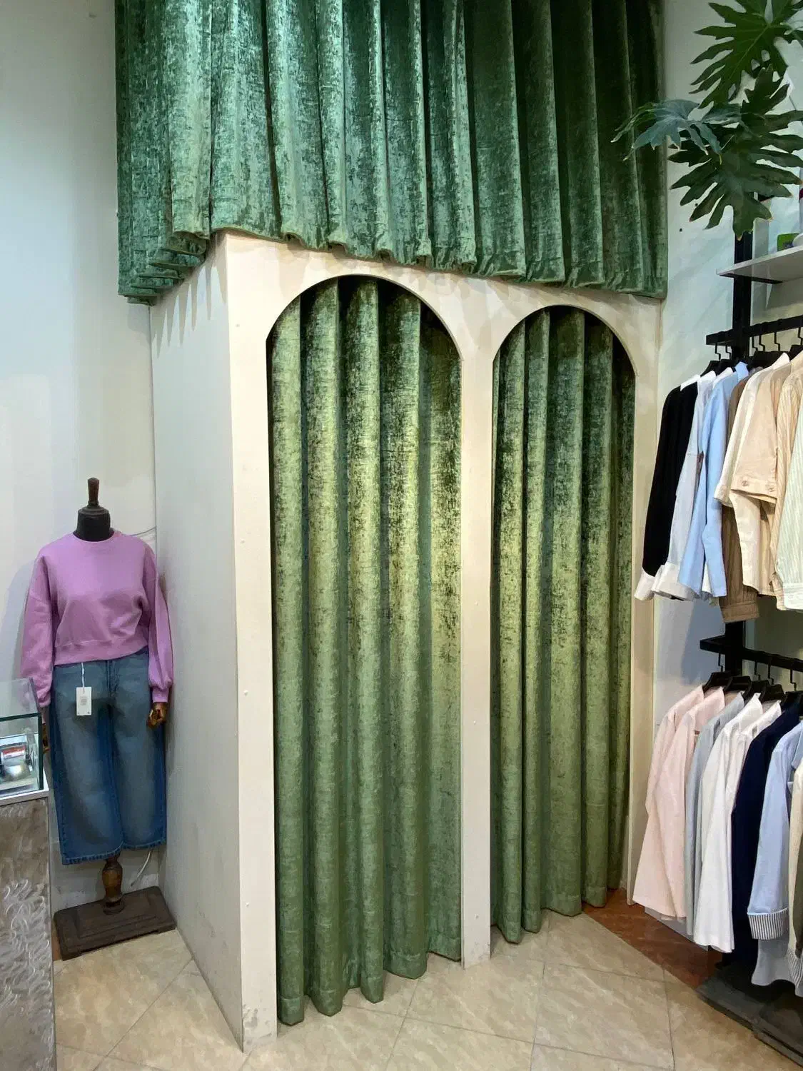 مغازه با پاخور خفن خیابان اصلی مرکز شهر سرقنات|اجارهٔ مغازه و غرفه|قدس, شهرقدس|دیوار