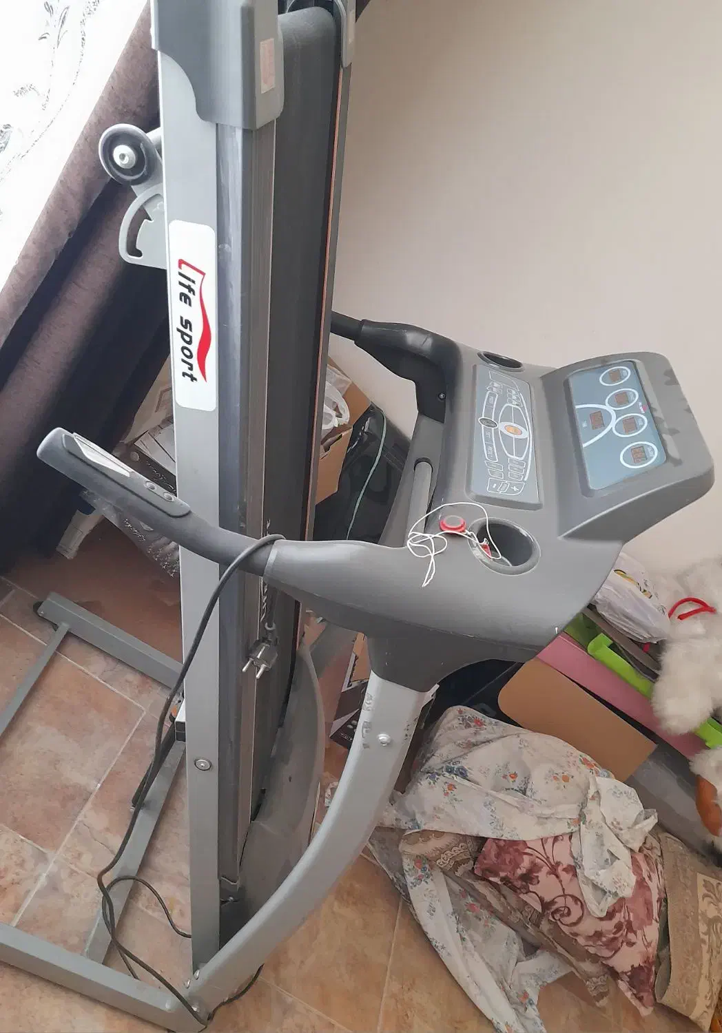 یک دستگاه تردمیل تمیز|تجهیزات ورزشی|بروجن, |دیوار