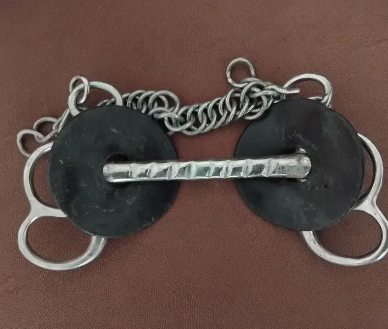 یک‌ عدد باکس اسب لوکیش عالی دسترسی محلی ناژوون|اسب و تجهیزات اسب‌سواری|اصفهان, بهار آزادی|دیوار