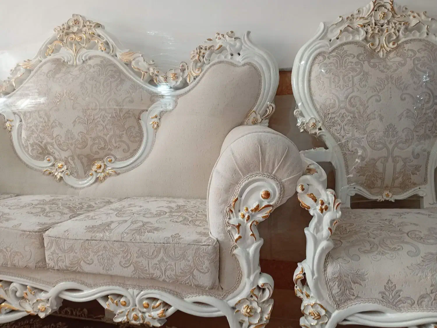 مبل سلطنتی 9نفره نو|مبلمان خانگی و میز عسلی|قم, شاه ابراهیم|دیوار