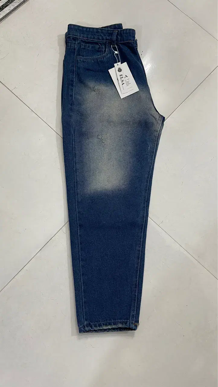 شلوار لی نو|لباس|قم, نیروگاه|دیوار