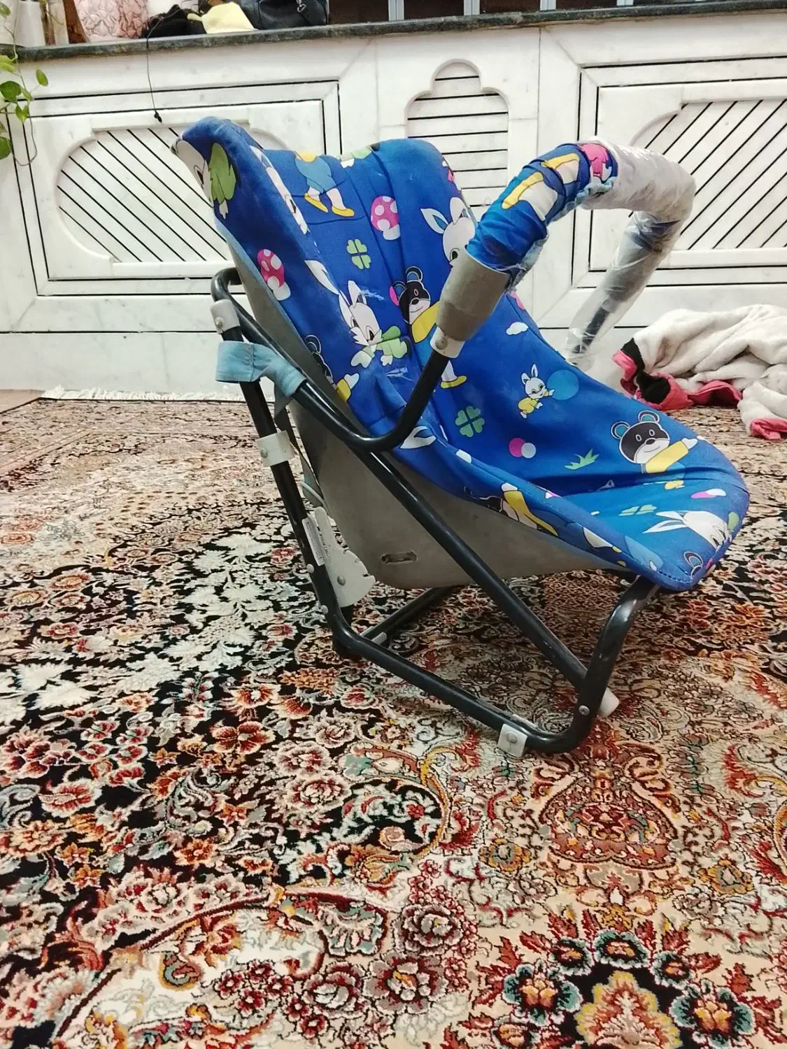 صندلی کودک|تخت و صندلی بچه|خمینی‌شهر, |دیوار