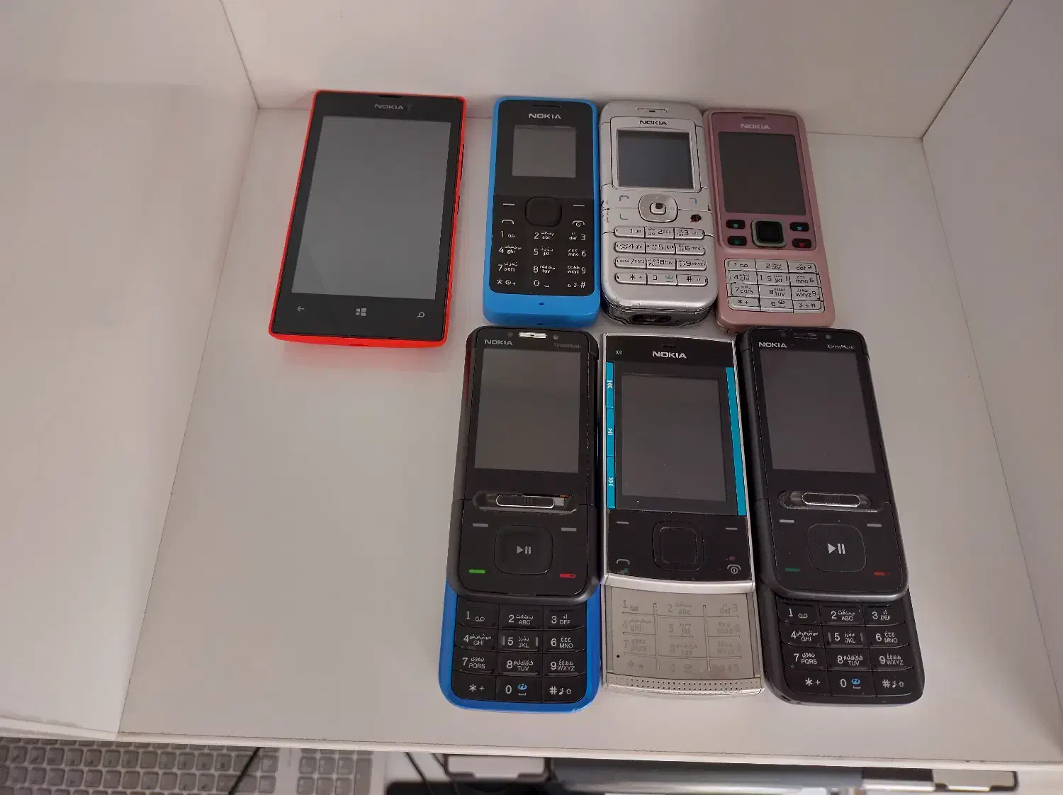 نوکیا 105و 6300 و X3 قدیمی لومیا 5610 و 6030 و 520|کلکسیون اشیاء عتیقه|دماوند, دماوند|دیوار