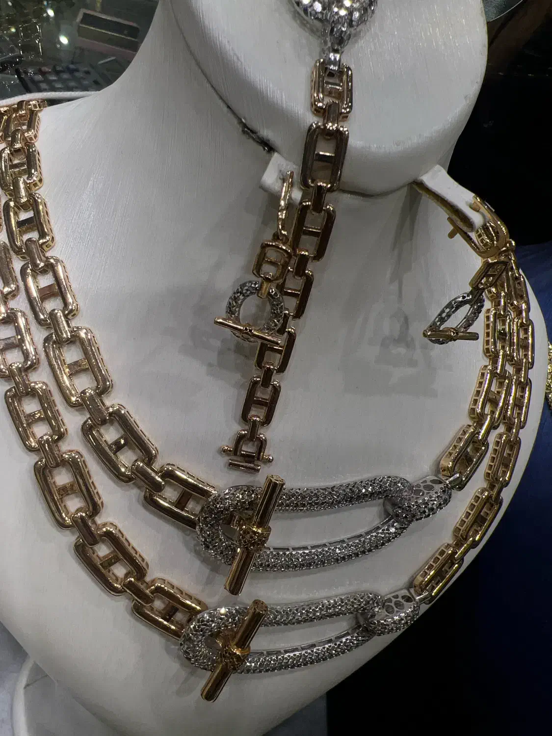 خرید و فروش طلابه نرخ تابلو بافاکتور معتبر و۲٪سود|جواهرات|تهران, خواجه نظام الملک|دیوار