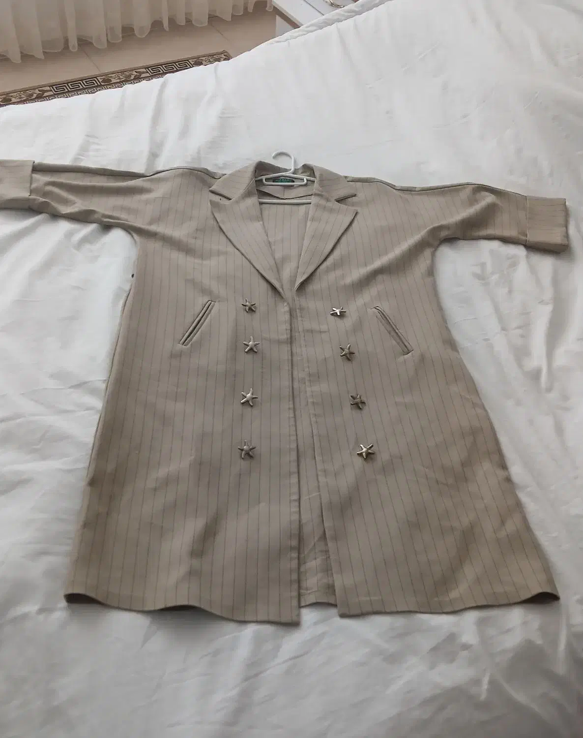 مانتو|لباس|سلماس, |دیوار