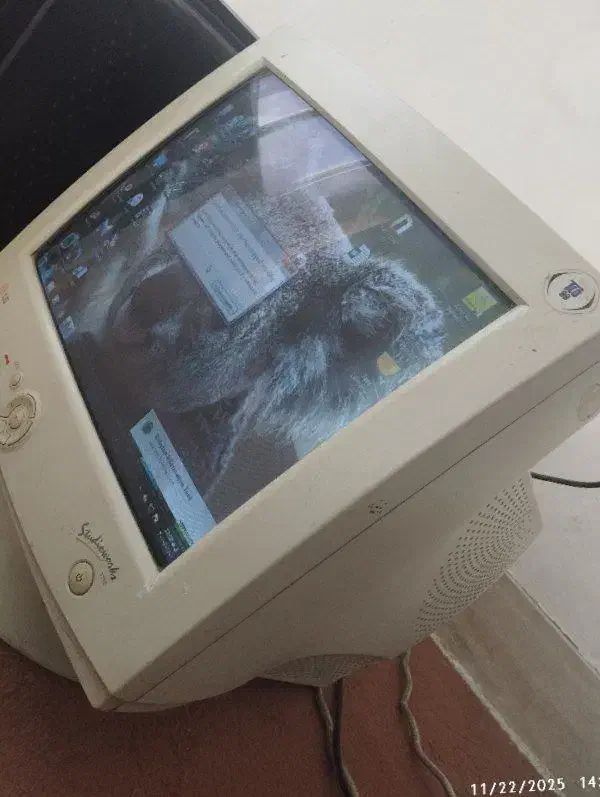 فروش مانیتور LG بسیار کم کار|قطعات و لوازم جانبی رایانه|زاهدان, |دیوار