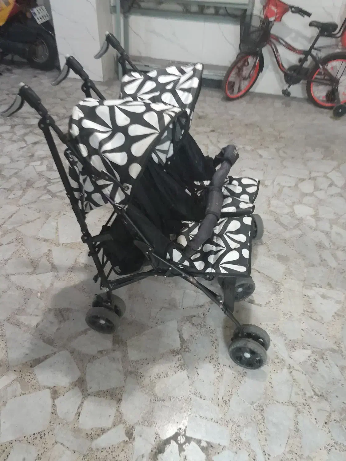 کالسکه دوقلویی|کالسکه و لوازم جانبی|رشت, رشتیان|دیوار