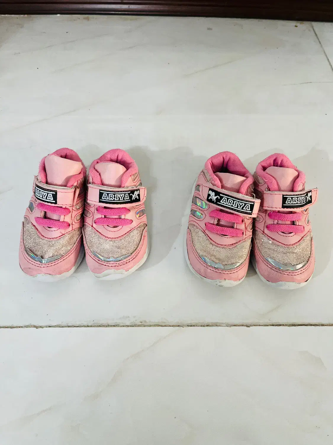 تعدادی کتونی بچگانه|کفش و لباس بچه|باقرشهر, |دیوار