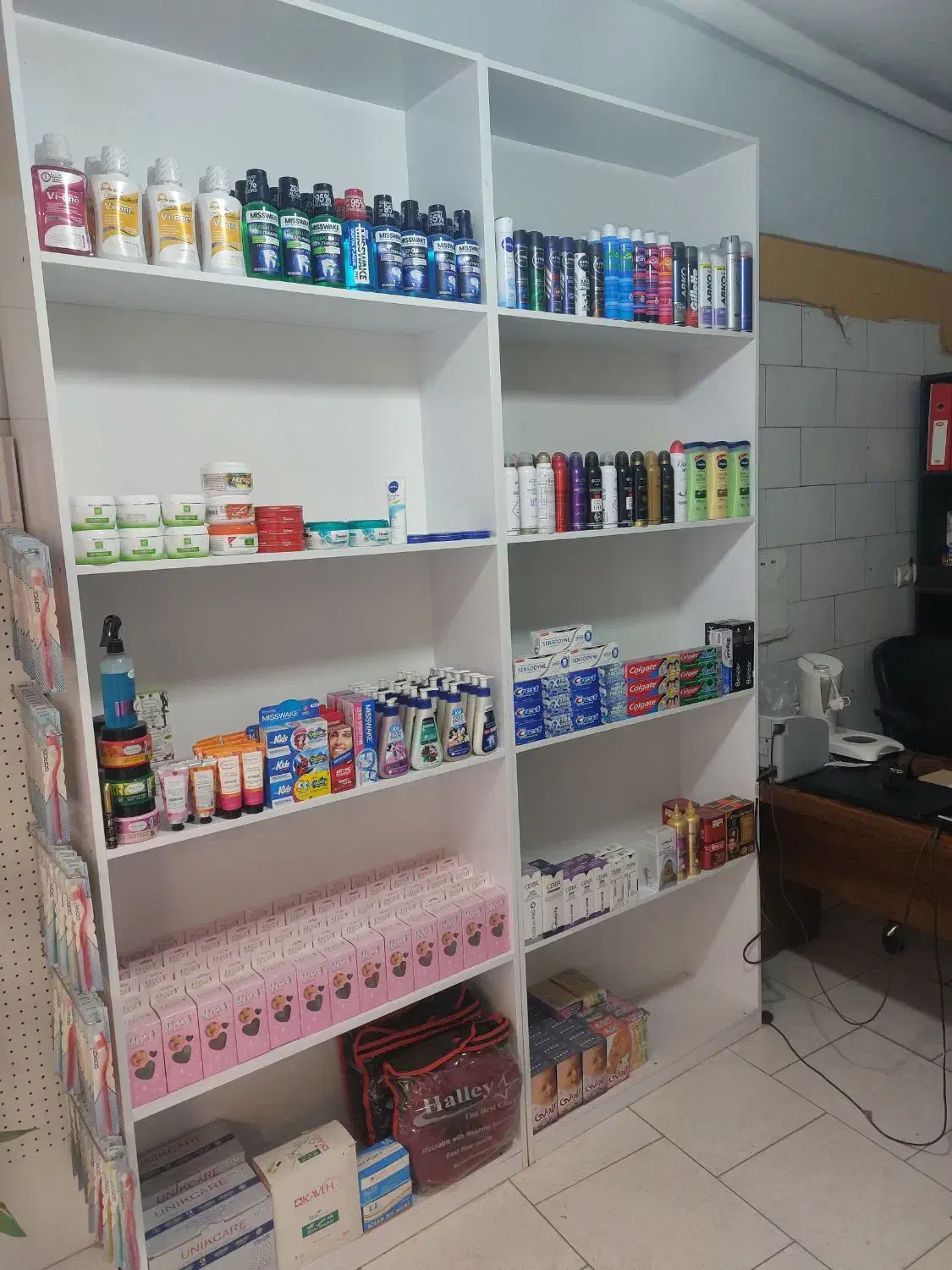 قفسه های ام دی اف سالم و بی خط و خش|کتابخانه، شلف، قفسه‌های دیواری|کرج, حیدرآباد|دیوار